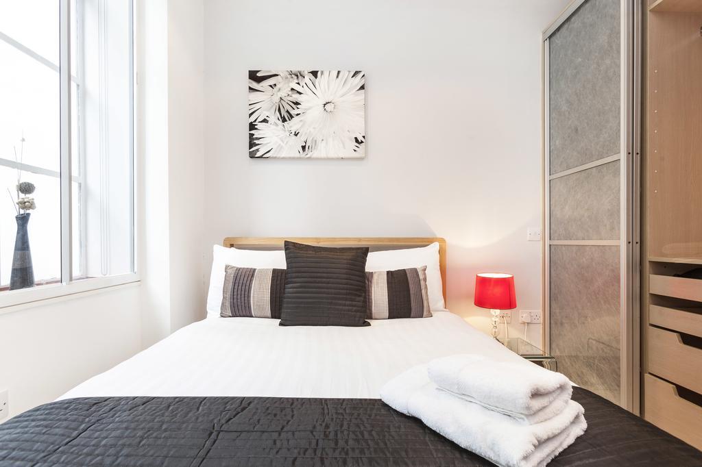 Club Living - Barbican Apartments Лондон Экстерьер фото