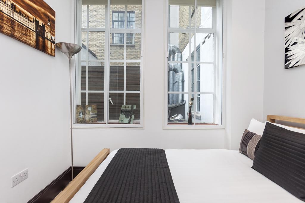 Club Living - Barbican Apartments Лондон Экстерьер фото