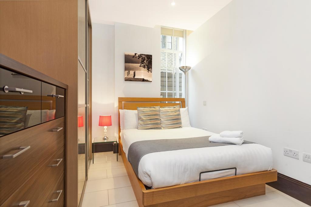 Club Living - Barbican Apartments Лондон Экстерьер фото