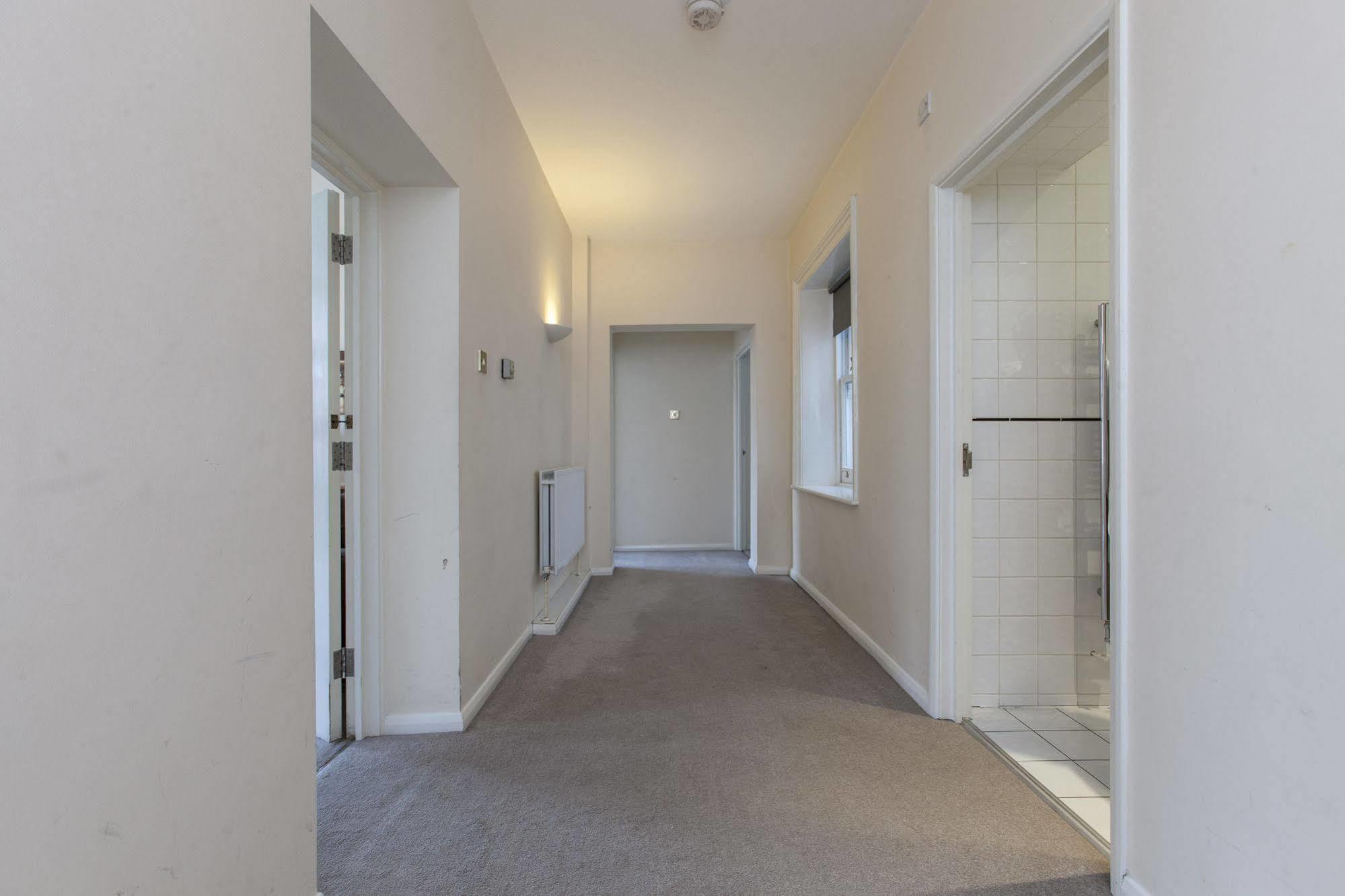 Club Living - Barbican Apartments Лондон Экстерьер фото