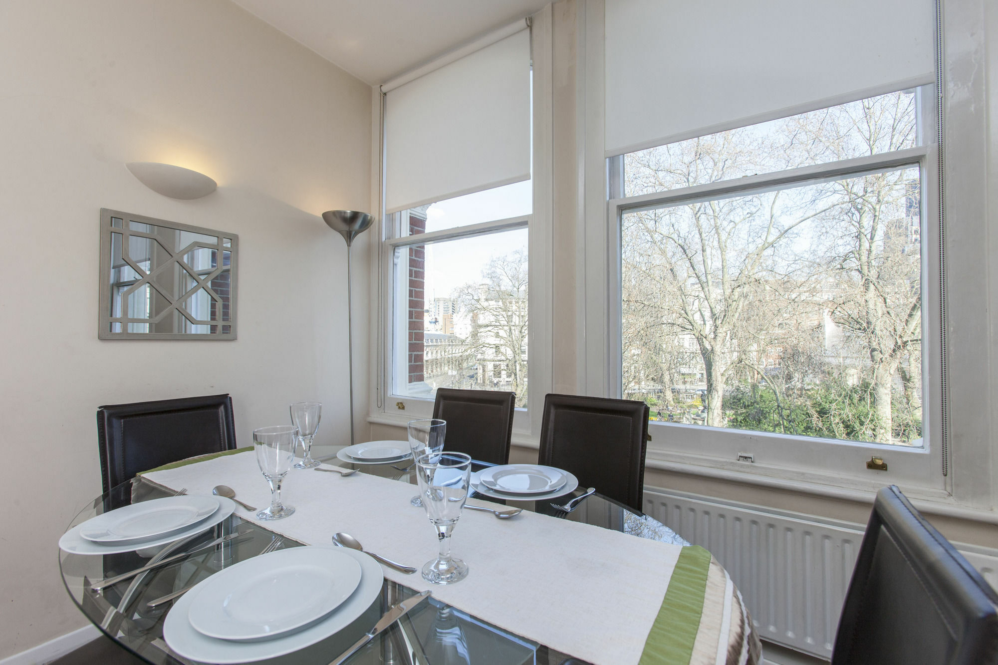 Club Living - Barbican Apartments Лондон Экстерьер фото